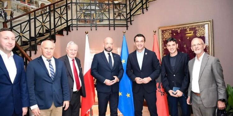 Përgatitjet për “Tirana 2023”: Bashkia Tiranë dhe EUSA në Bashkëpunim.