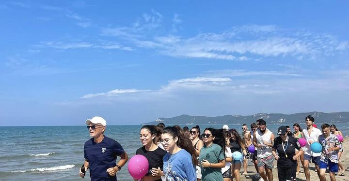 ▶️Në kuader të Ditës Ndërkombetare të Sportit Universitar, Federata Shqiptare e Sportit Universitar organizoje lojera argëtuese si beach volleyball dhe futboll në rere , nuk mungoi as sporti atletikes (vrap) dhe noti meshkuj & femra , në Gjirin e Lalzit .✅