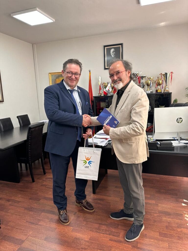Presidenti i Federates Gjermane të Sportit Universitar Z.Jorg Forster, takim në Universitetin e Sporteve Tiranë.