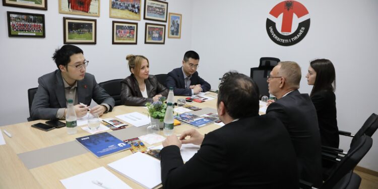 Rikthehet Kampionati Universitar i Ping Pongut