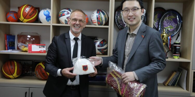 Rikthehet Kampionati Universitar i Ping Pongut