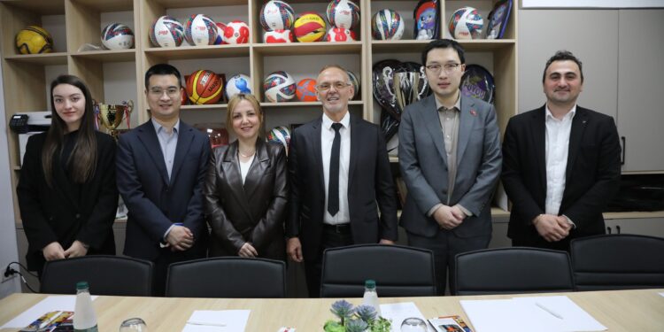 Rikthehet Kampionati Universitar i Ping Pongut